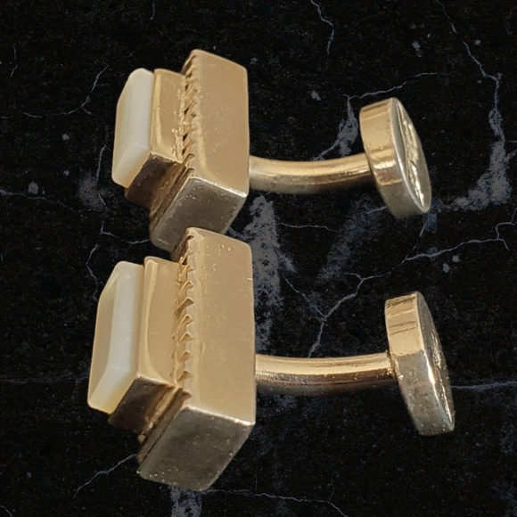 Vintage Mr. John Cuff Links Mother of Pearl Gold Tone - Picture 4 of 10